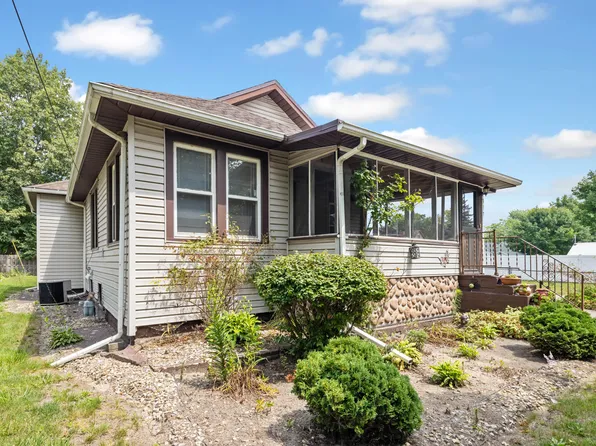 317 Lyon St, South Haven, MI 49090