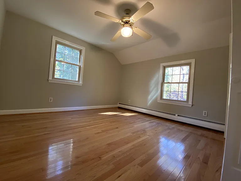 106 Woodside St — Photo 8