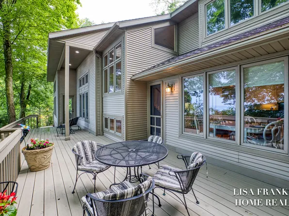 22 Grand Ave, Grand Haven, MI 49417