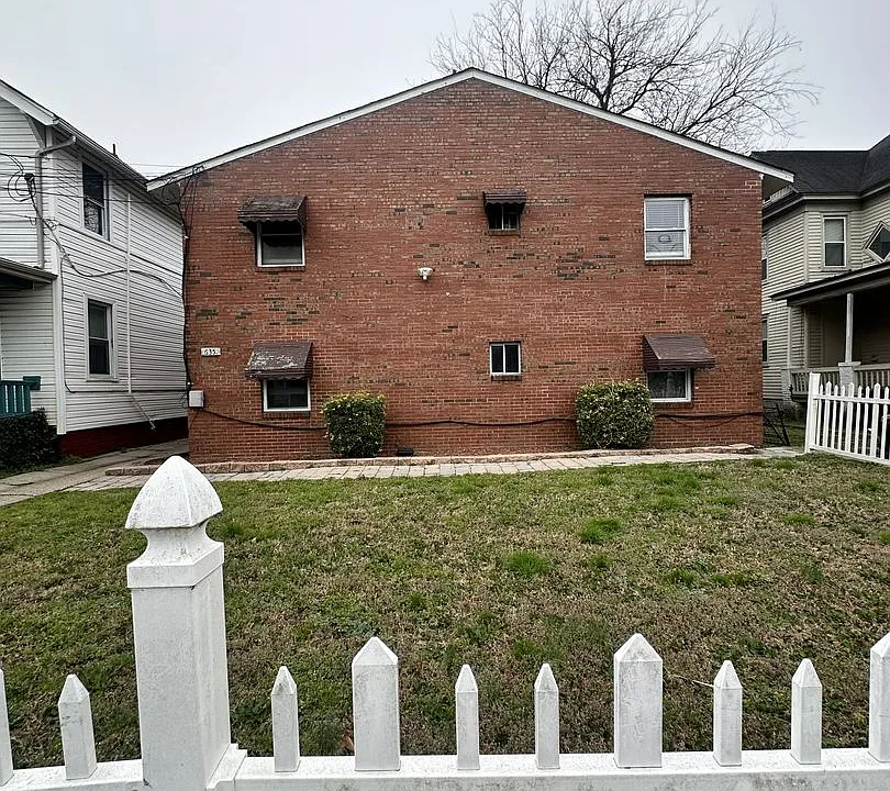 635 W 26th St