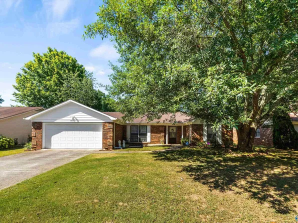 1036 Sandy Springs Rd NW, Huntsville, AL 35806