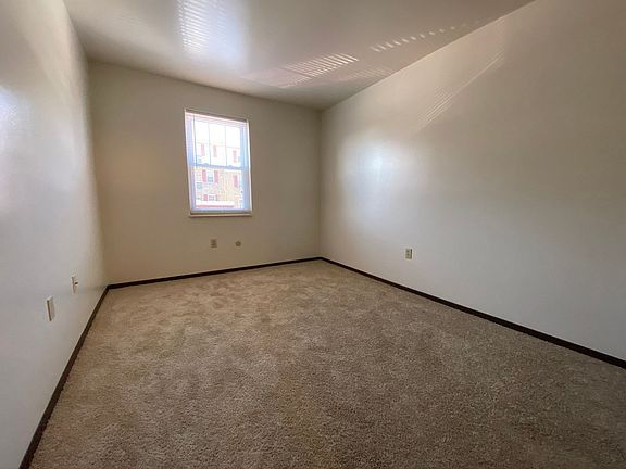 5th image of 100-813 Bellwood Dr #103