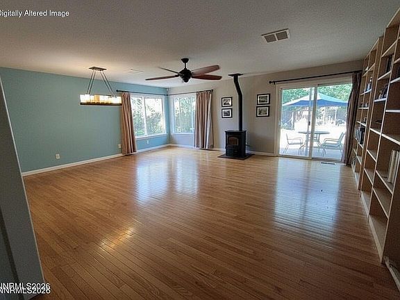 4th image of 1025 Primrose St