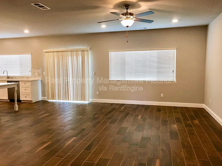4150 Duncan Ave — Photo 3