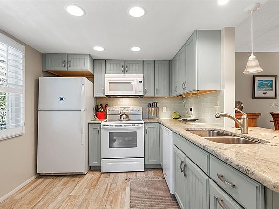 4th image of 821 Patricia Ave APT 309