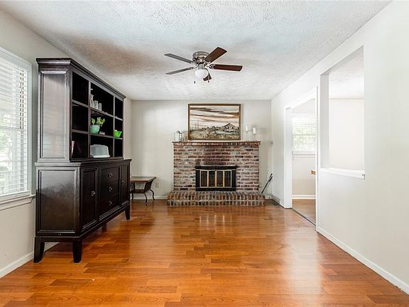 3rd image of 3390 Castille Dr