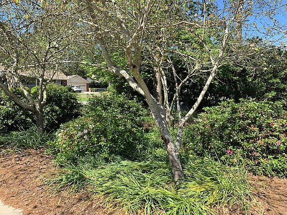 4th image of 7225 Northgate Dr E