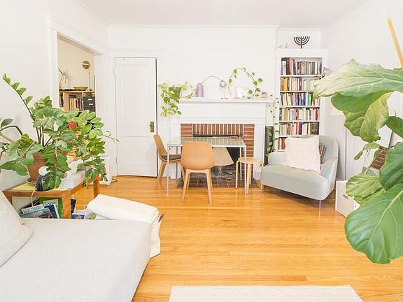 3rd image of 52 Garden St APT 25