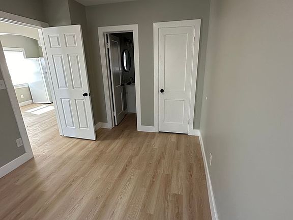 4th image of 932 N Oliver Ave Unit 4
