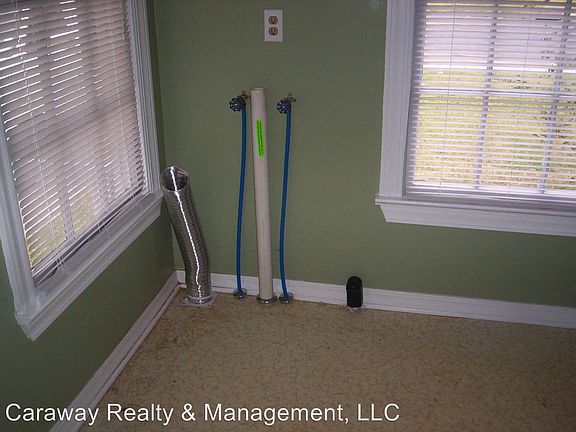 3rd image of 629 Olive St