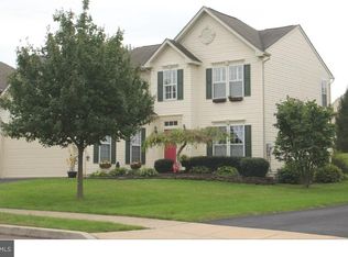 221 Rolling Glen Ln, Spring City, PA 19475