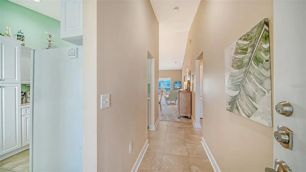 2 bed, 2.0 bath, 1290 sqft, $5,500 — Photo 2