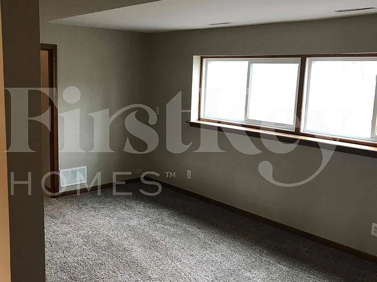 155 Berkshire Dr — Photo 7