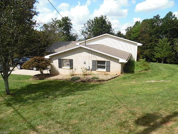 2nd image of 117 Deerwalk Cir