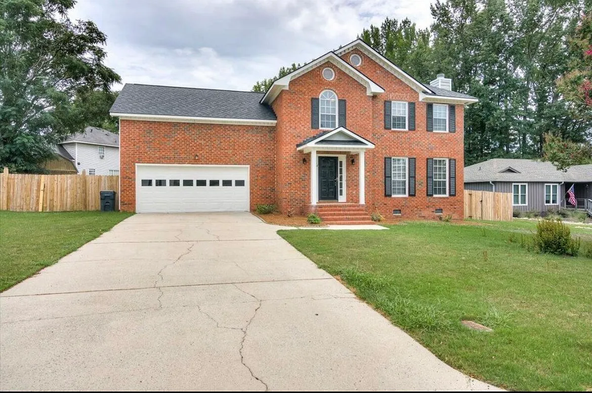 4 bed, 2.5 bath, 1966 sqft, $2,000 — Photo 1