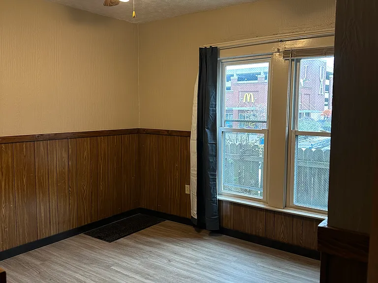 396 Sumner St — Photo 16