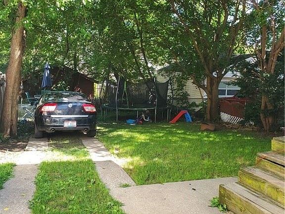 5th image of 3012 Searsdale Ave