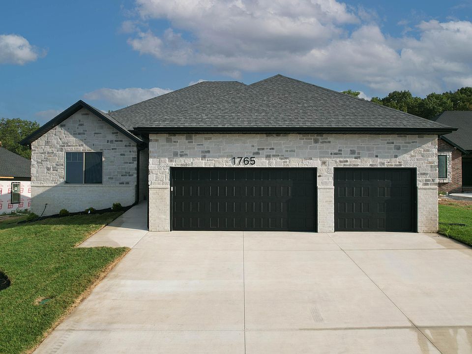 1st image of 1765 W Gaslight Drive