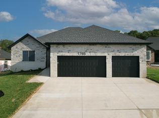 1765 W Gaslight Dr, Springfield, MO 65810
