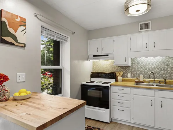 25 Sherman Terrace #2, Madison, WI 53704