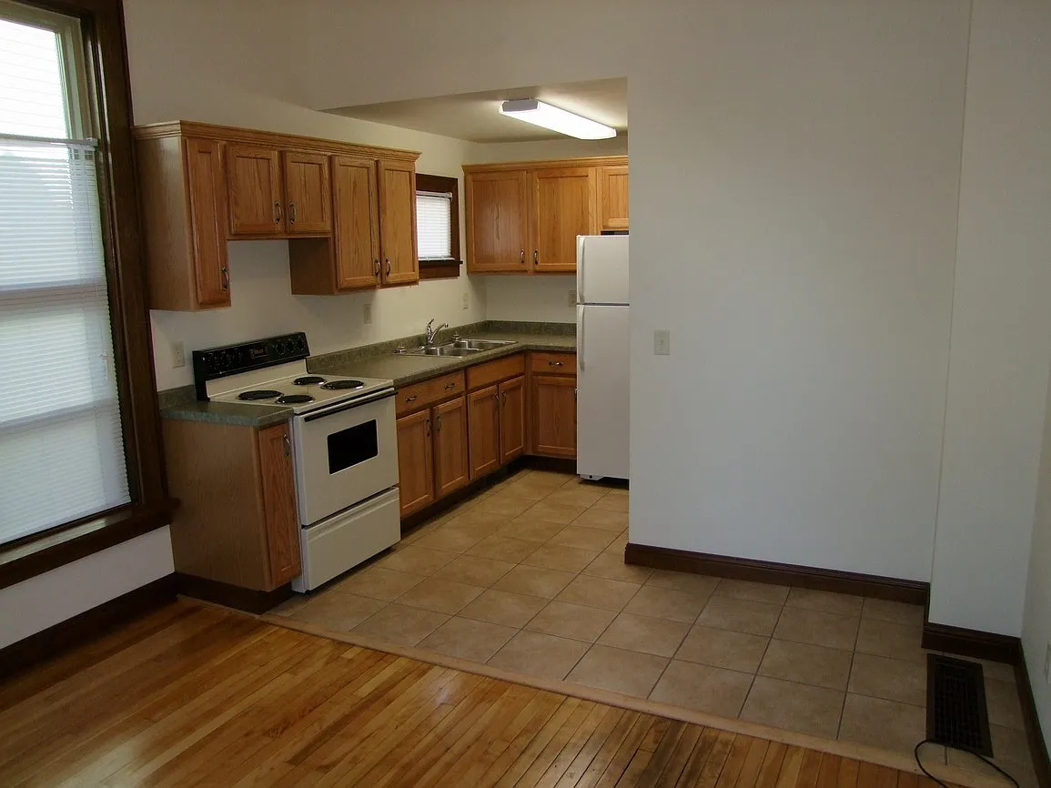 1 bed, 750 sqft, $600 — Photo 2