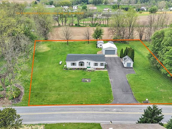 3rd image of 1076 Stouchsburg Rd