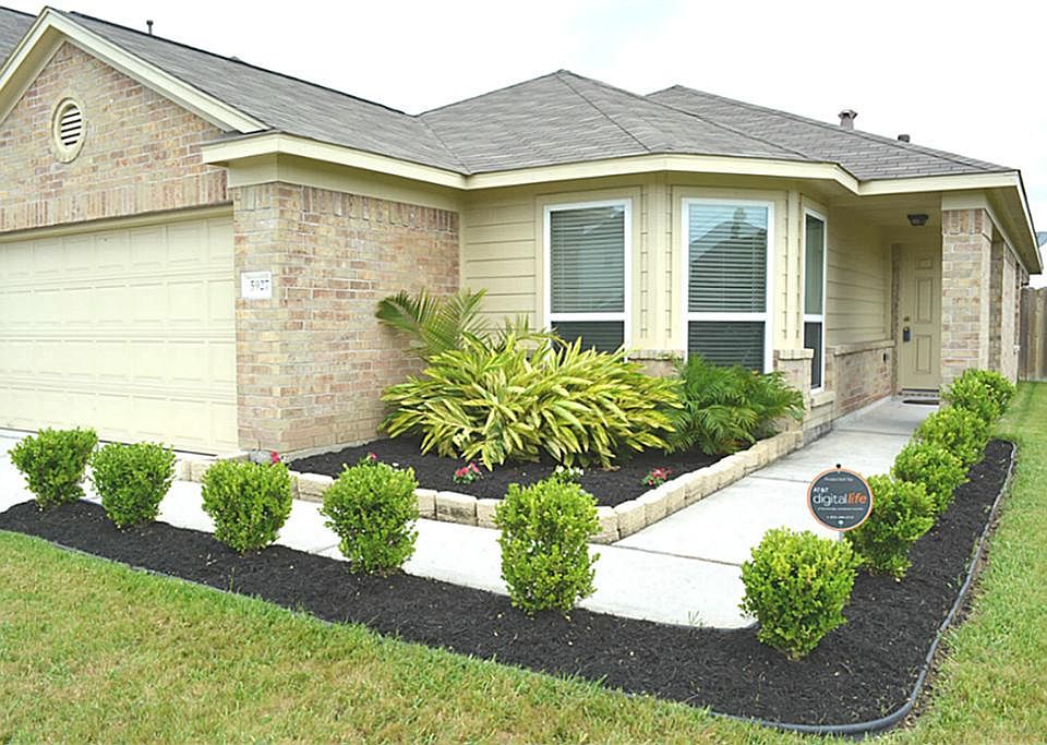 1st image of 5927 Cinnamon Lake Dr