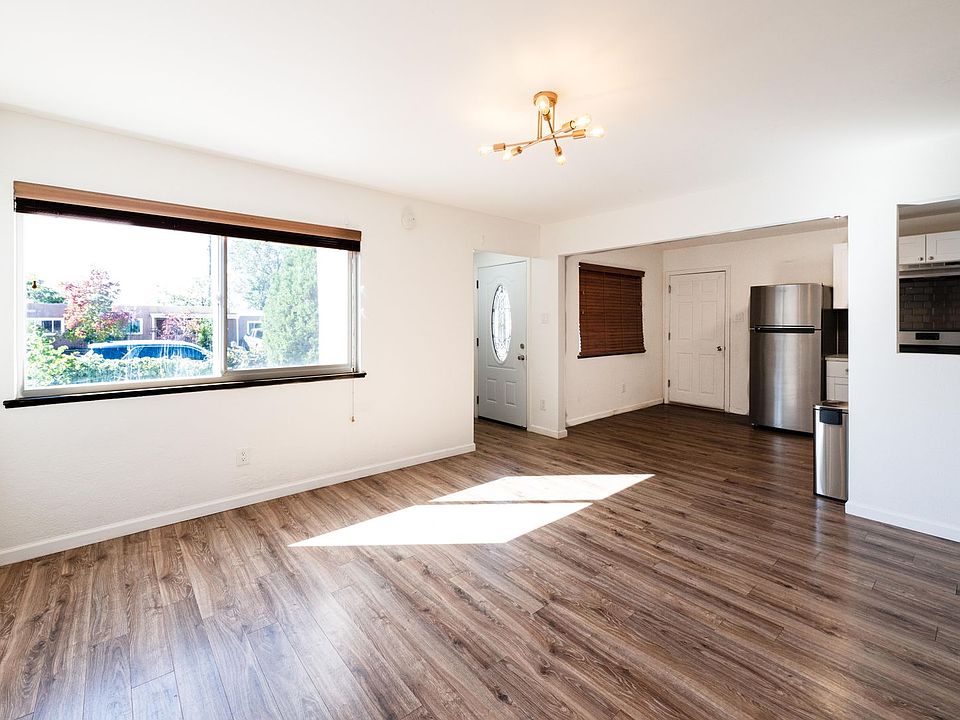 1st image of 1014 Valerie Cir