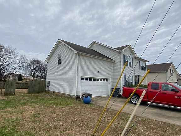3rd image of 3865 Mackenzie Dr