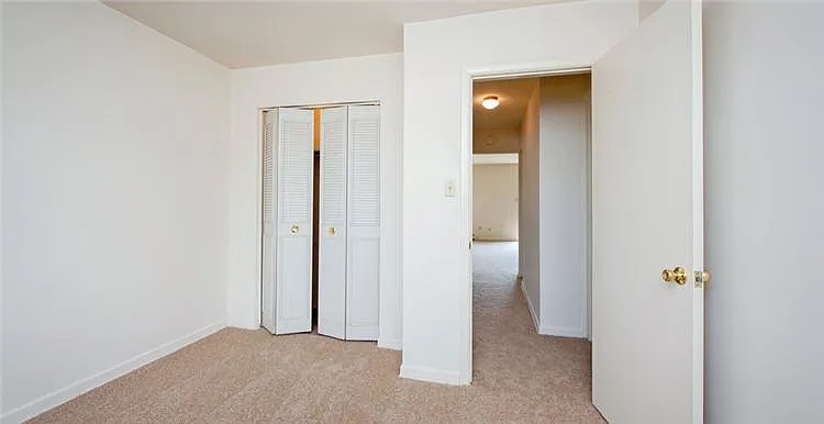 Sherwood Apartments — Photo 6