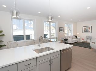 336 Chelsea St, Boston, MA 02128