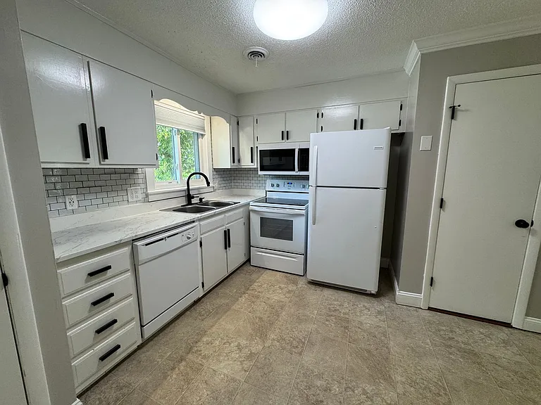 4100 Pittsford Rd — Photo 7