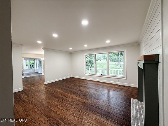 3rd image of 129 Lisa Ln