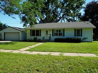 1201 Waller St, Charles City, IA 50616
