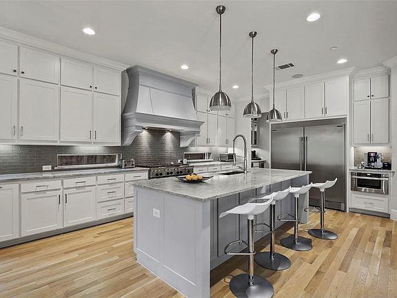 2nd image of 4412 Hyer St