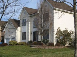 2253 Hedgerow Ln, Furlong, PA 18925