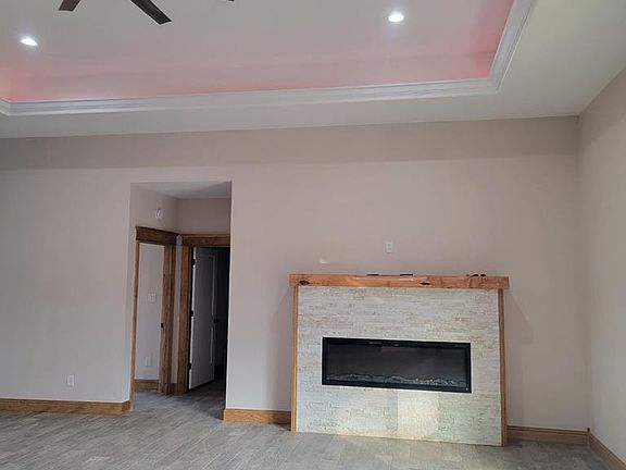 4th image of 2389 County Road 122 E