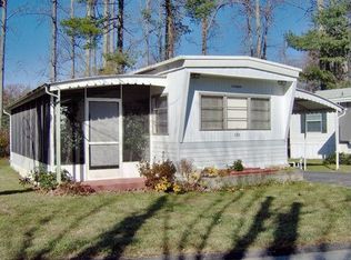 121 Ironwood Dr, Hendersonville, NC 28739
