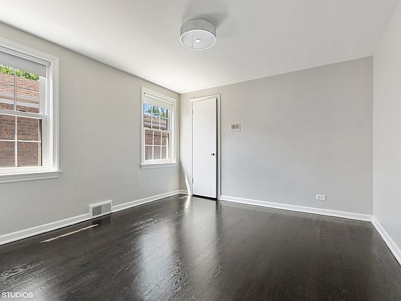 4th image of 10228 S Fairfield Ave