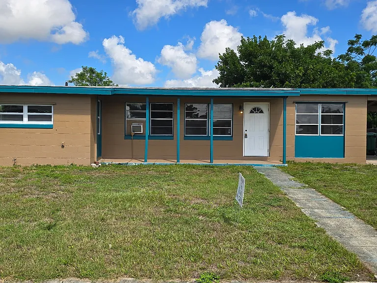 2733 Starlite Ln — Photo 1