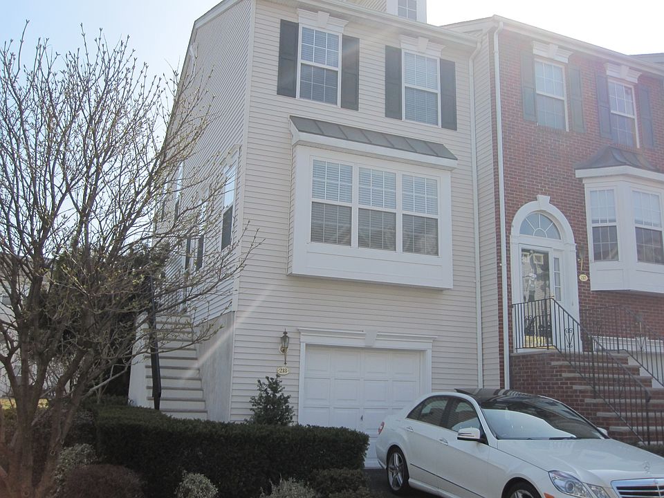 1st image of 218 Swathmore Dr