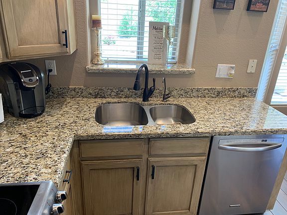 5th image of 3922 E Potter Dr