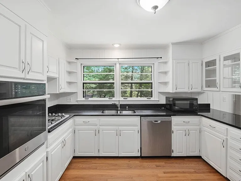 312 Arrow Dr — Photo 6