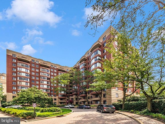 2nd image of 2400 Clarendon Blvd APT 204