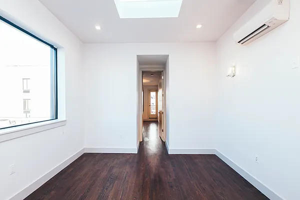 Rented by Nooklyn NYC LLC | media 19