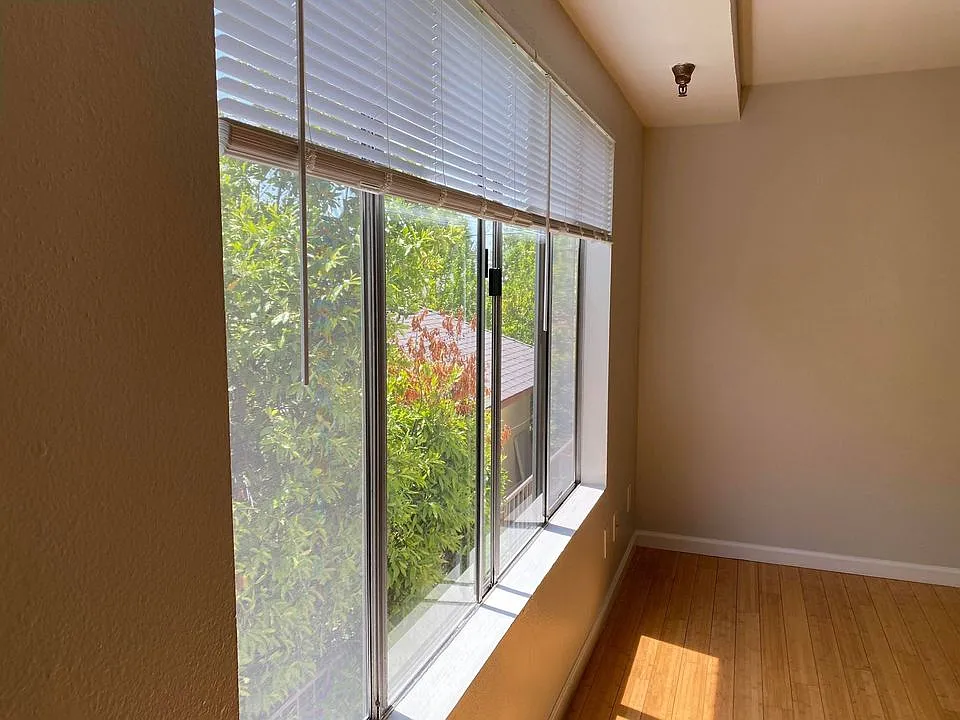 Studio, 550 sqft, $1,725 — Photo 4