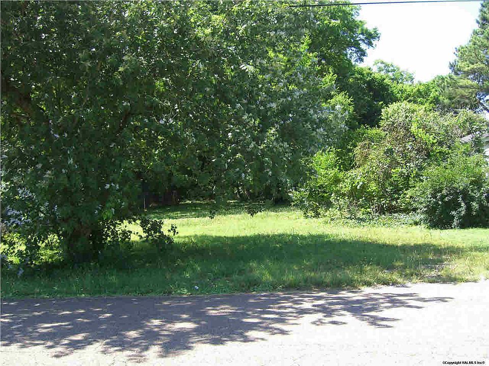 2nd image of 3613 6th Ave SW