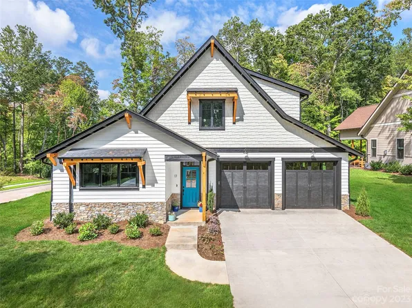 17 Ashe Park Cir, Asheville, NC 28806