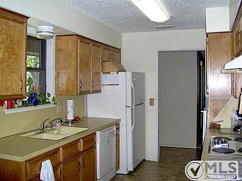 3rd image of 409 Crestwood Dr