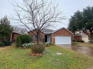 4017 Apple St, Euless, TX 76040